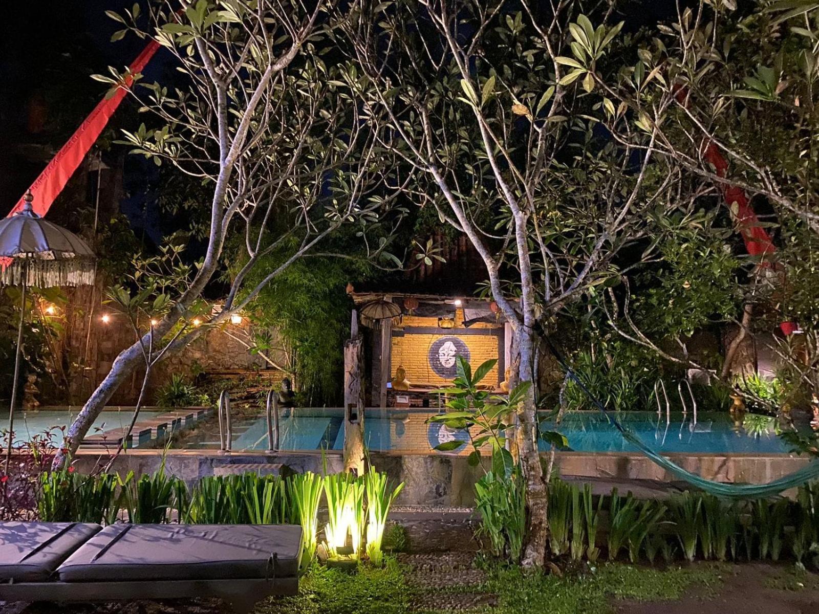 Astuti Gallery Homestay Yogyakarta Ngoại thất bức ảnh