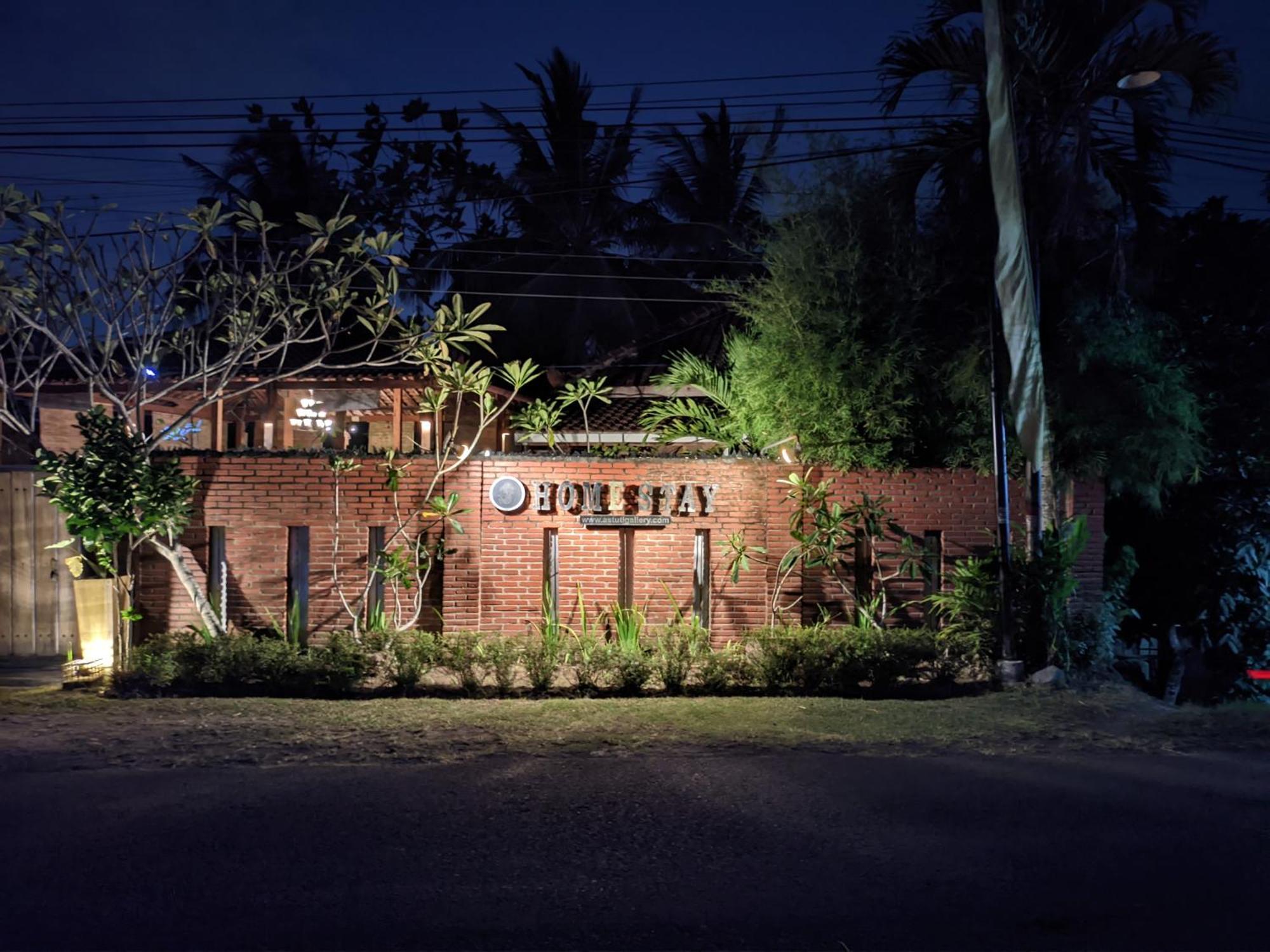 Astuti Gallery Homestay Yogyakarta Ngoại thất bức ảnh