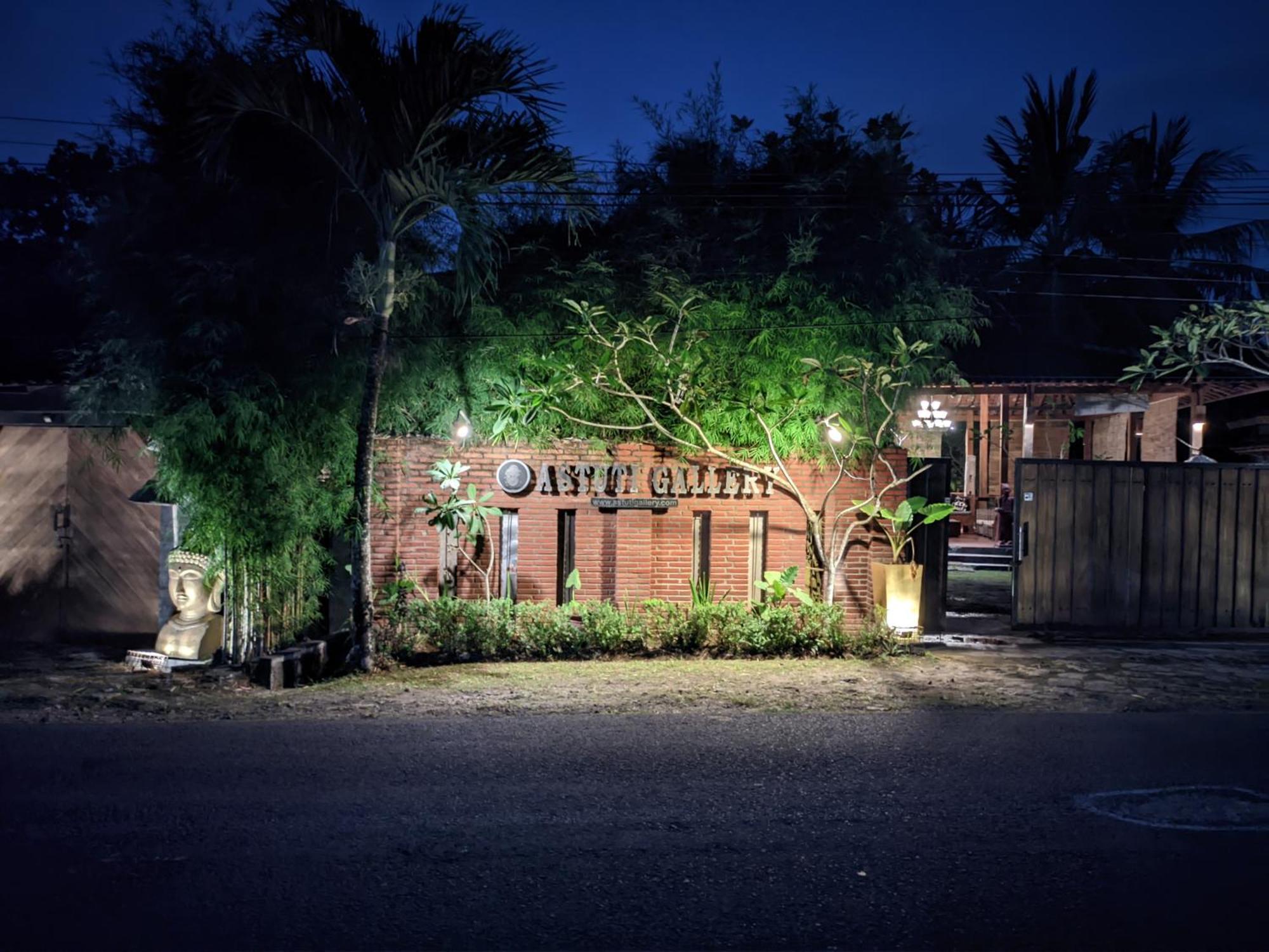 Astuti Gallery Homestay Yogyakarta Ngoại thất bức ảnh