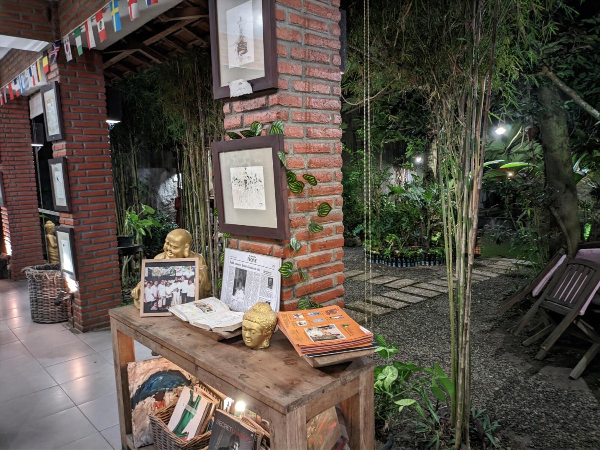 Astuti Gallery Homestay Yogyakarta Ngoại thất bức ảnh