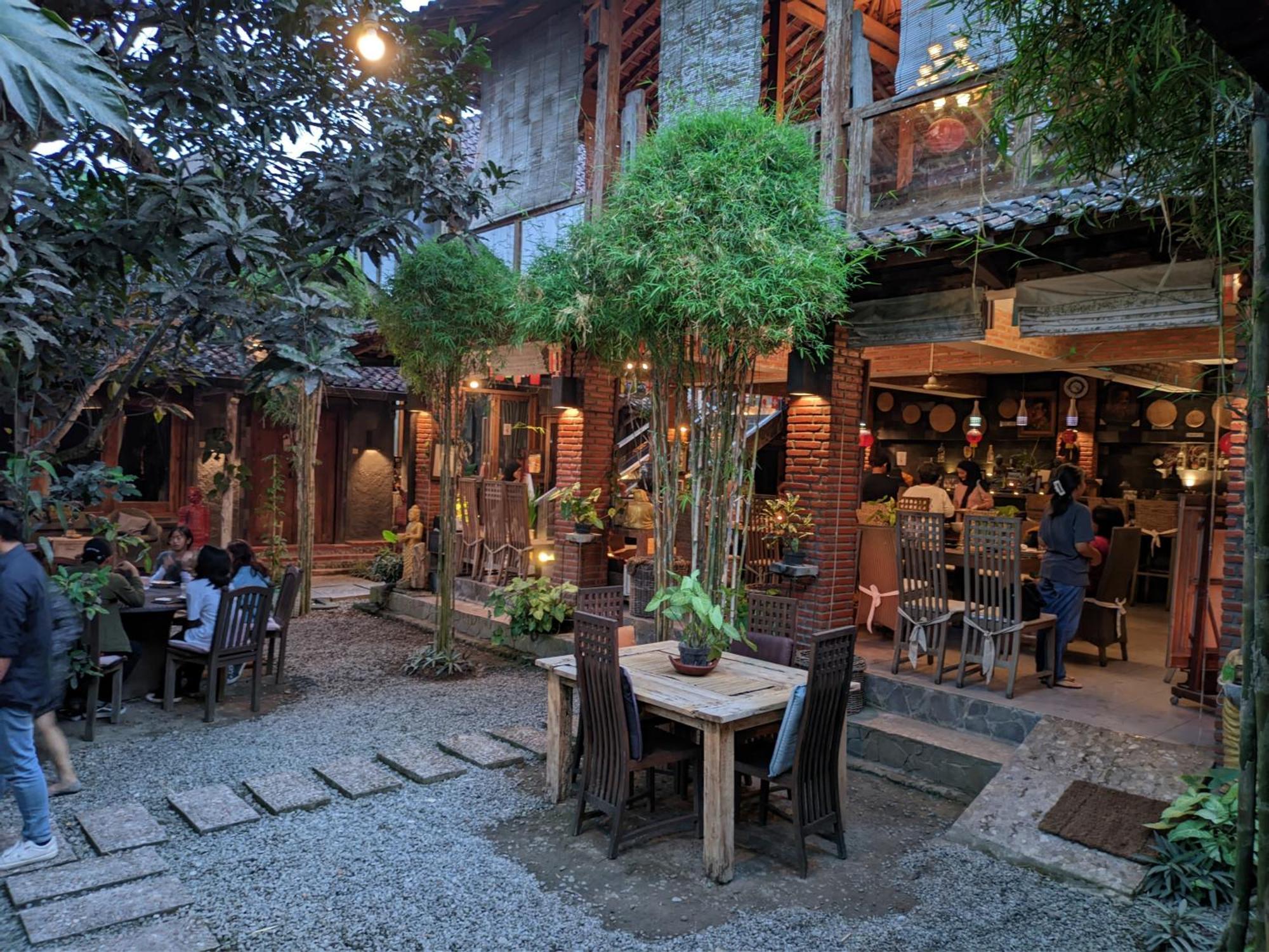 Astuti Gallery Homestay Yogyakarta Ngoại thất bức ảnh