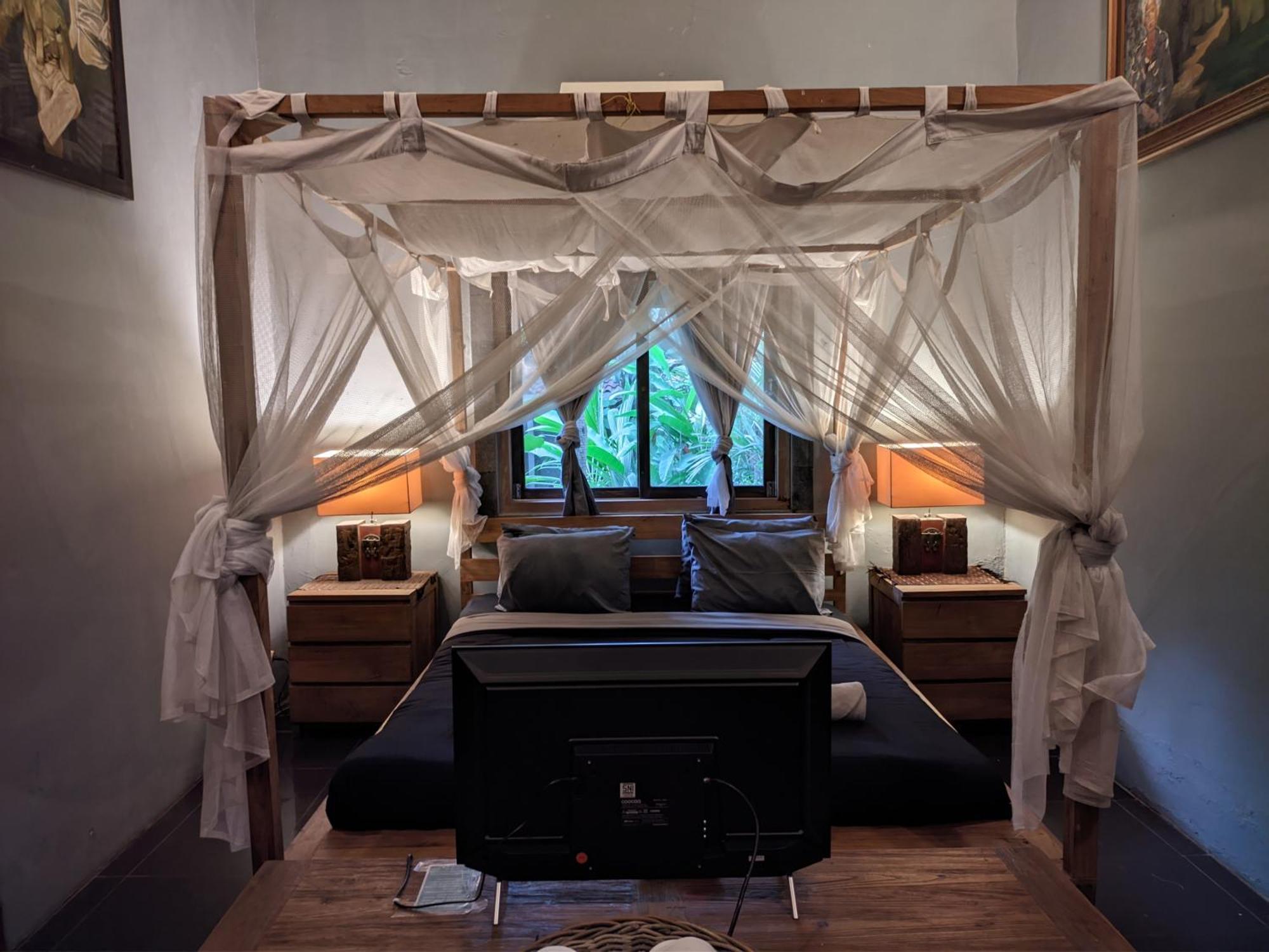 Astuti Gallery Homestay Yogyakarta Ngoại thất bức ảnh