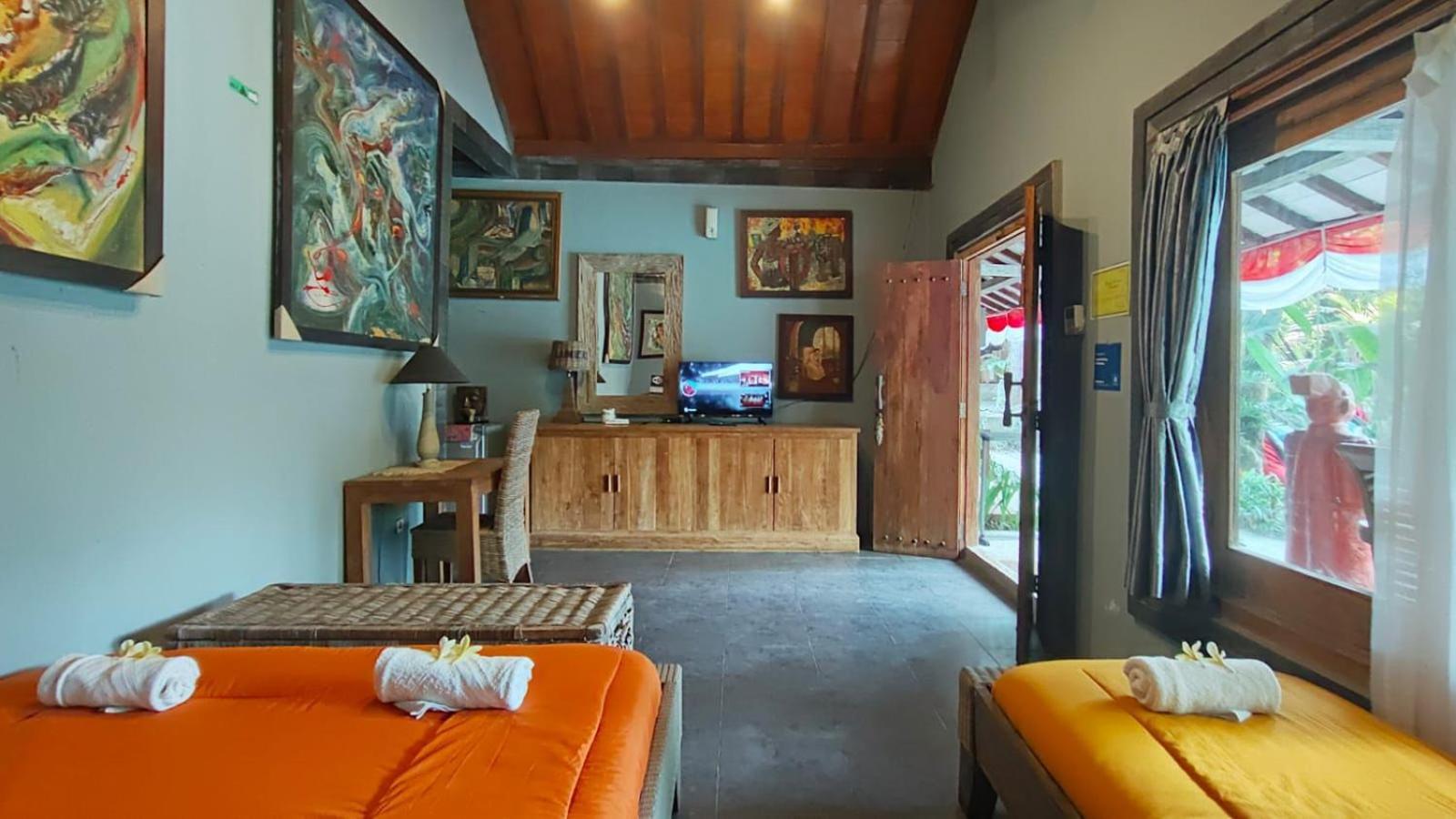 Astuti Gallery Homestay Yogyakarta Ngoại thất bức ảnh