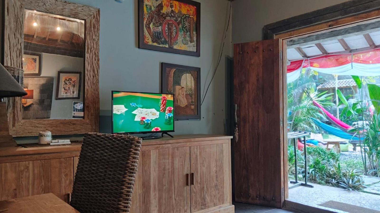 Astuti Gallery Homestay Yogyakarta Ngoại thất bức ảnh